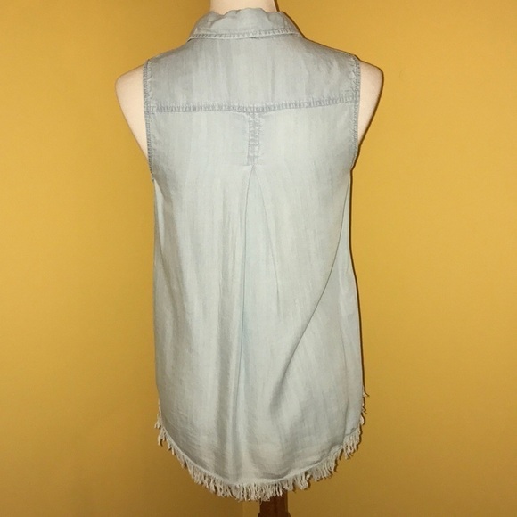 🌴 BeachLunchLounge button down shirt - Picture 4 of 5